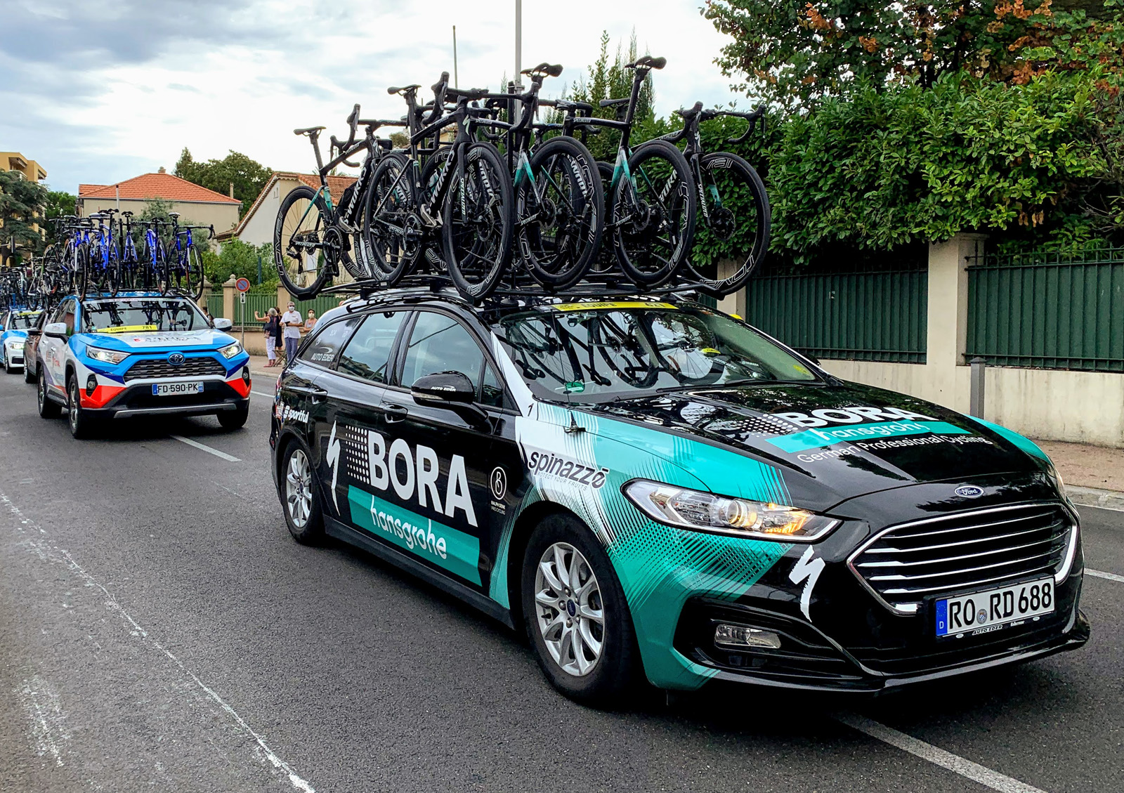 Les Héros de l’Ombre: L’Art de la Réparation des Vélos au Tour de France