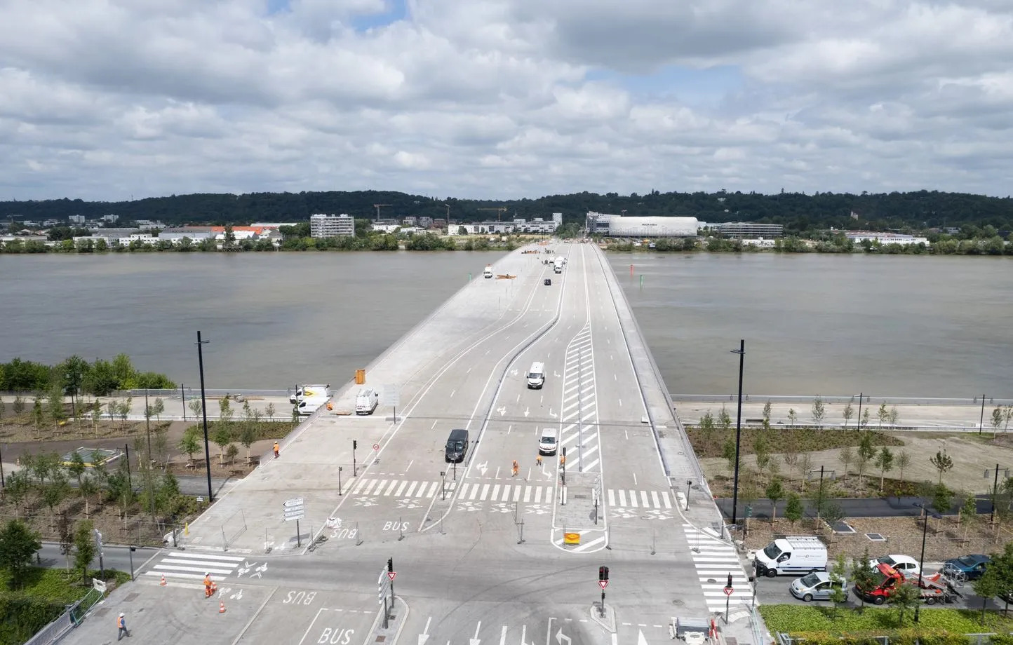 Pont Simone Veil à Bordeaux ouvert aux cyclistes (et à tous)