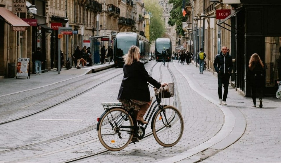 Vélotaf à Bordeaux: Révolution urbaine en pleine croissance!